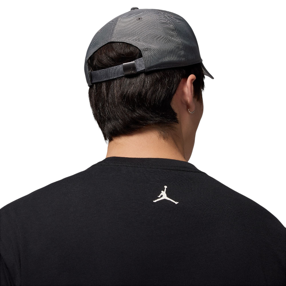 Gorra Jumpman de metal estructurado Rise gris